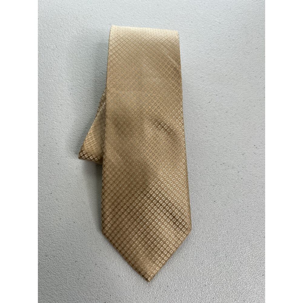 Stafford Tailored Culture Gold Geometric Pattern 100% Silk Tie NWOT